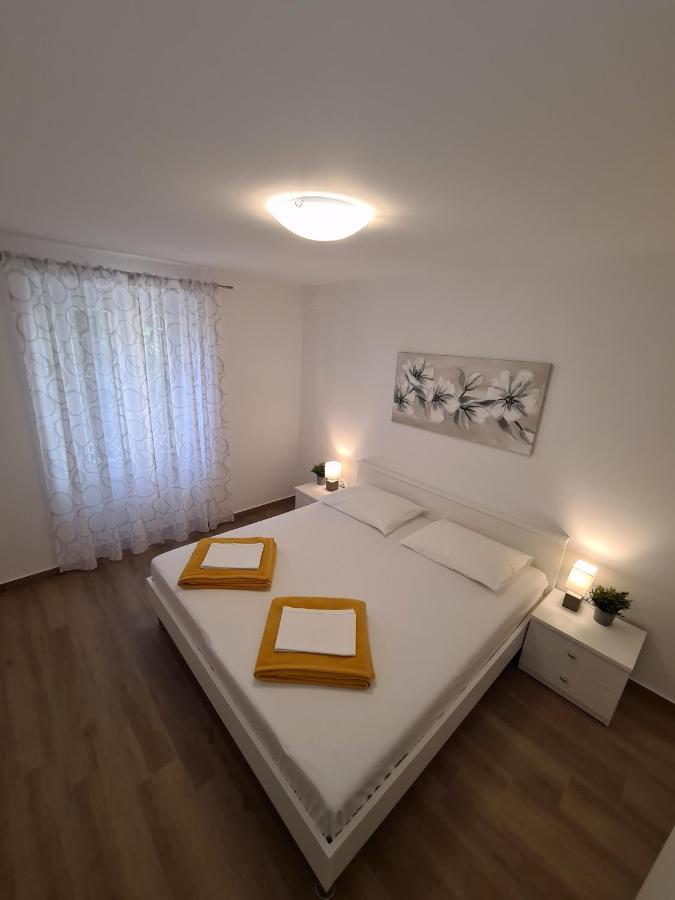 Apartments&Rooms Mazuranic Novi Vinodolski Exterior foto